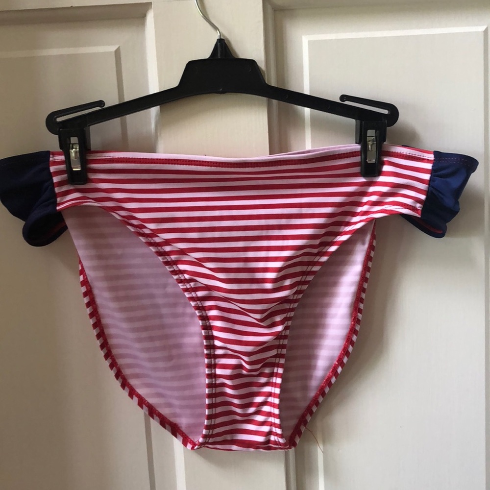 Ladies swim suit bottoms 1x fits like XL